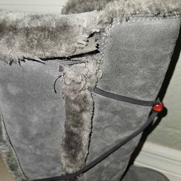 WOMEN'S AUTHENTIC UGGS ULTRA TALL GRAYl #5359  BOOTS  SIZE 9 W/ BEADS - Picture 9 of 13